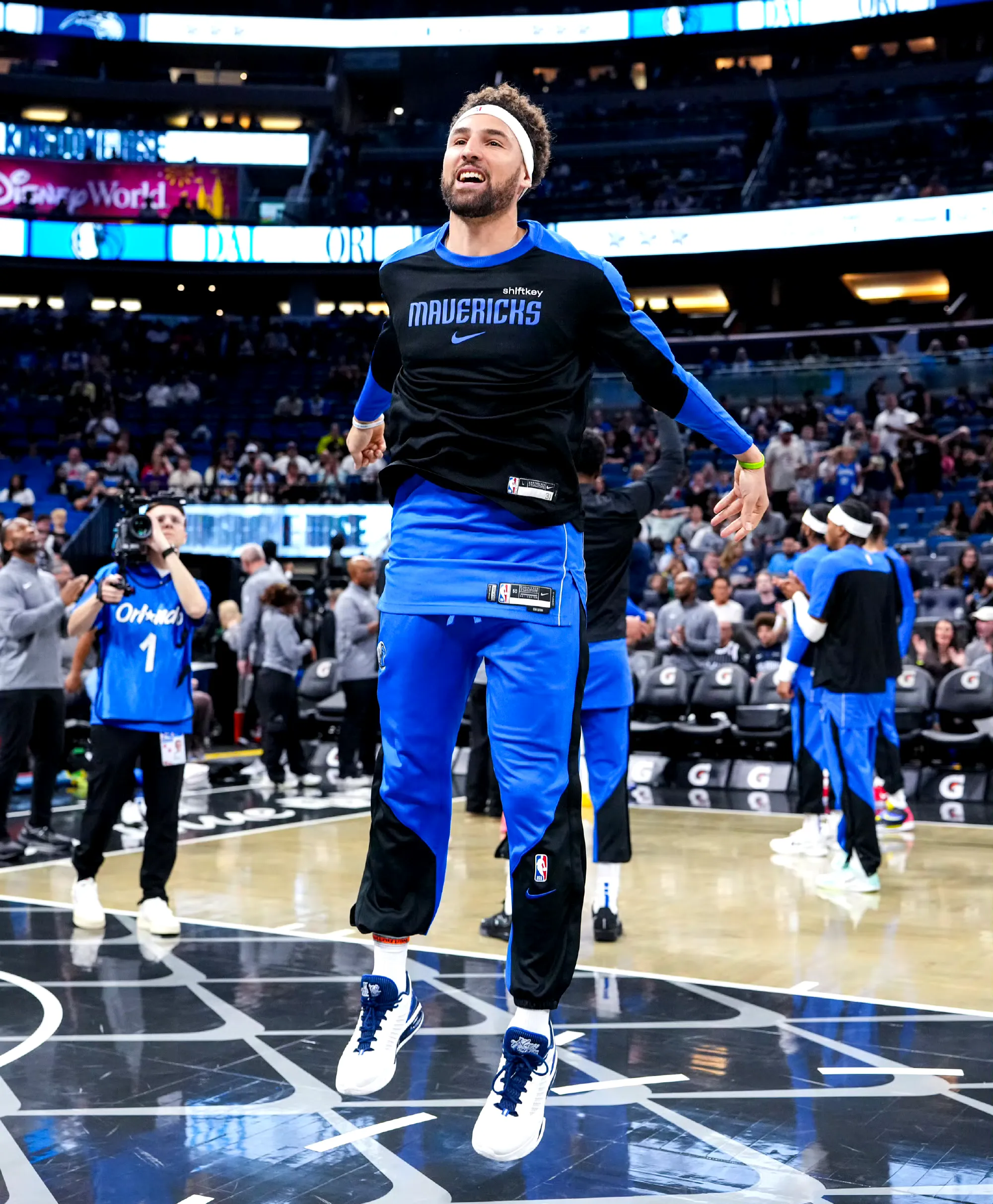 九游官网入口 -赛地聚焦：NBA常规赛赛前热度飙升，波尔图迎来里程碑，压力陡增，训练强度明显提升 